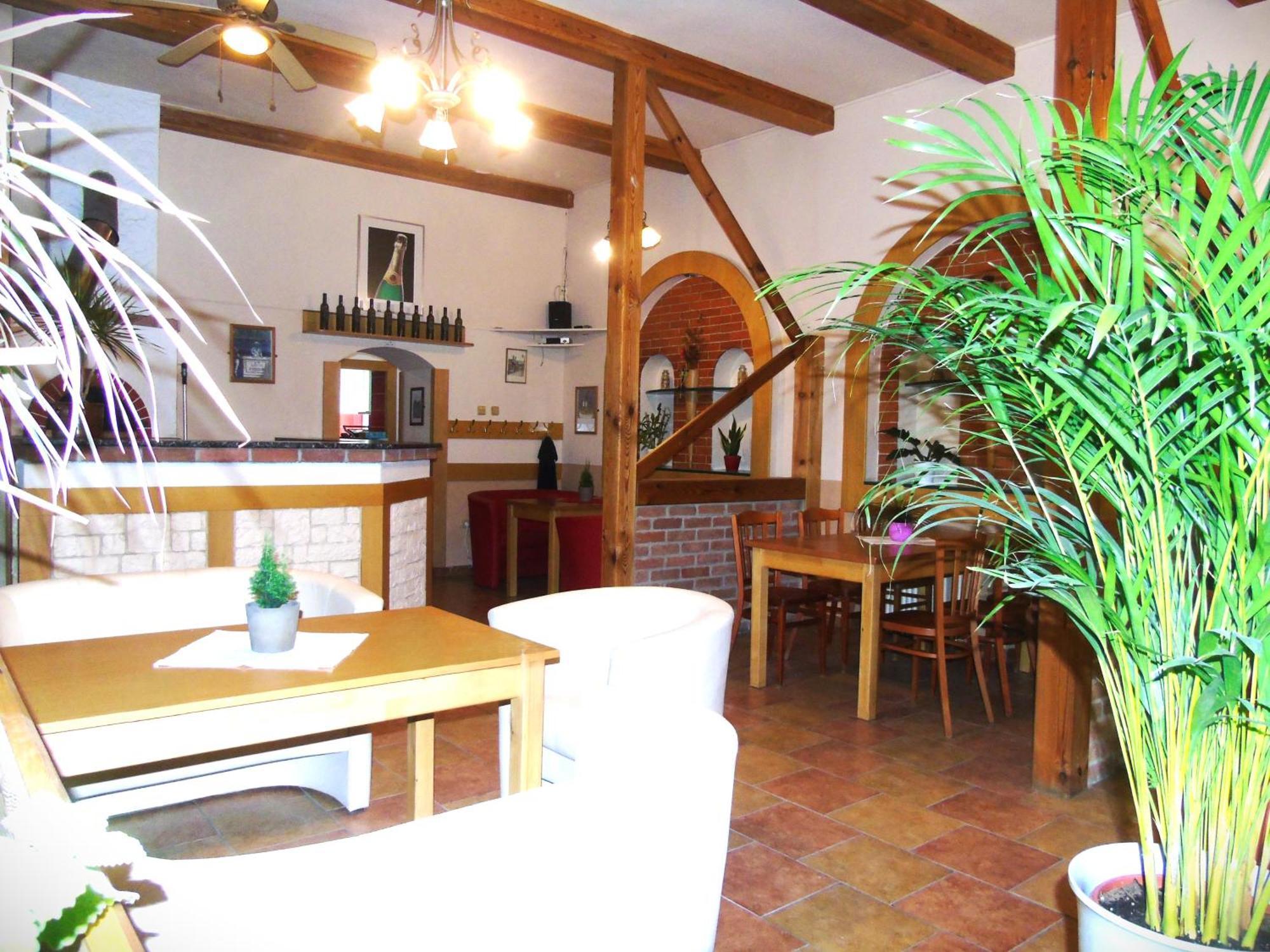 Toris Inn Trinec Exterior photo