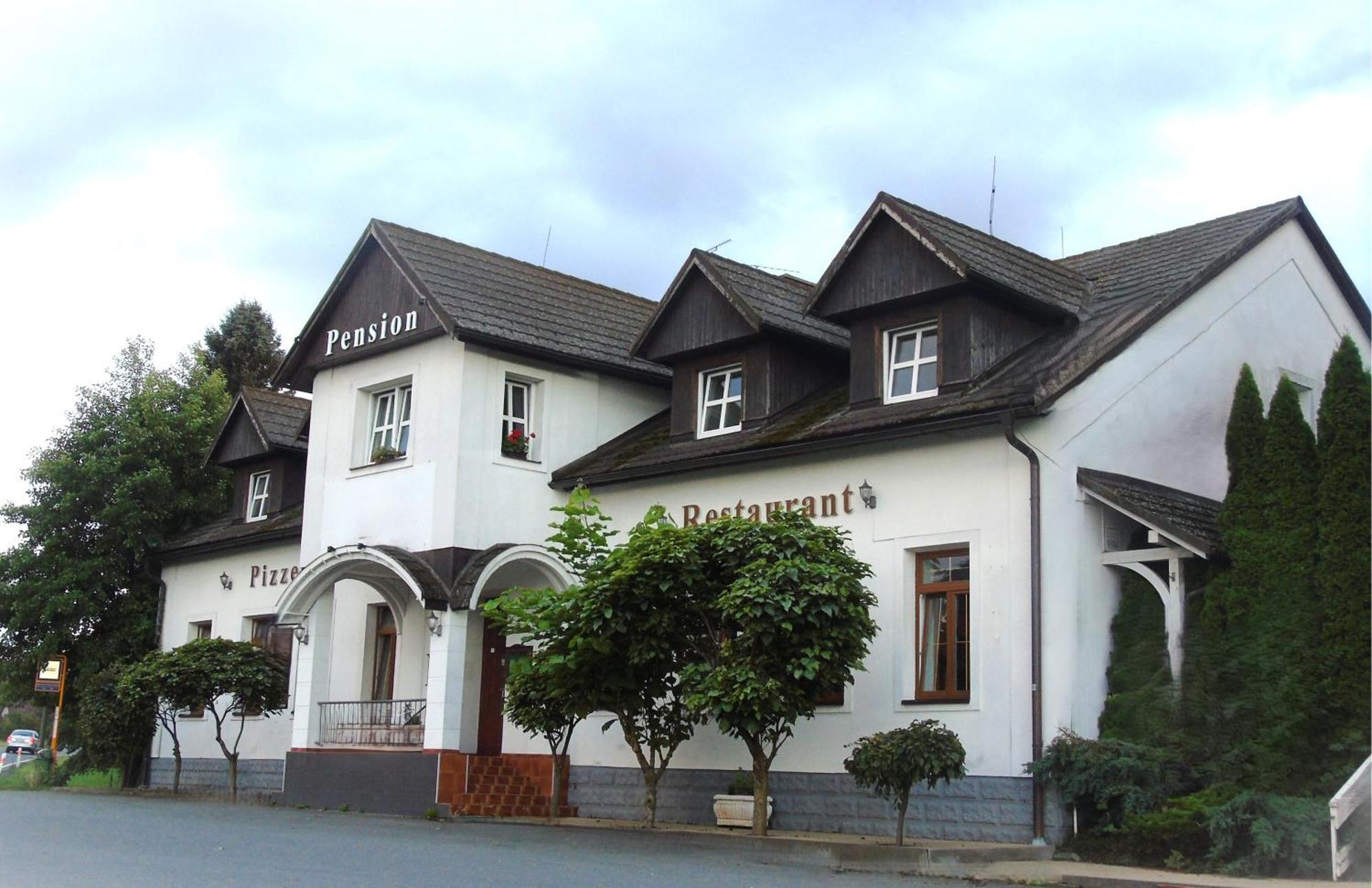 Toris Inn Trinec Exterior photo