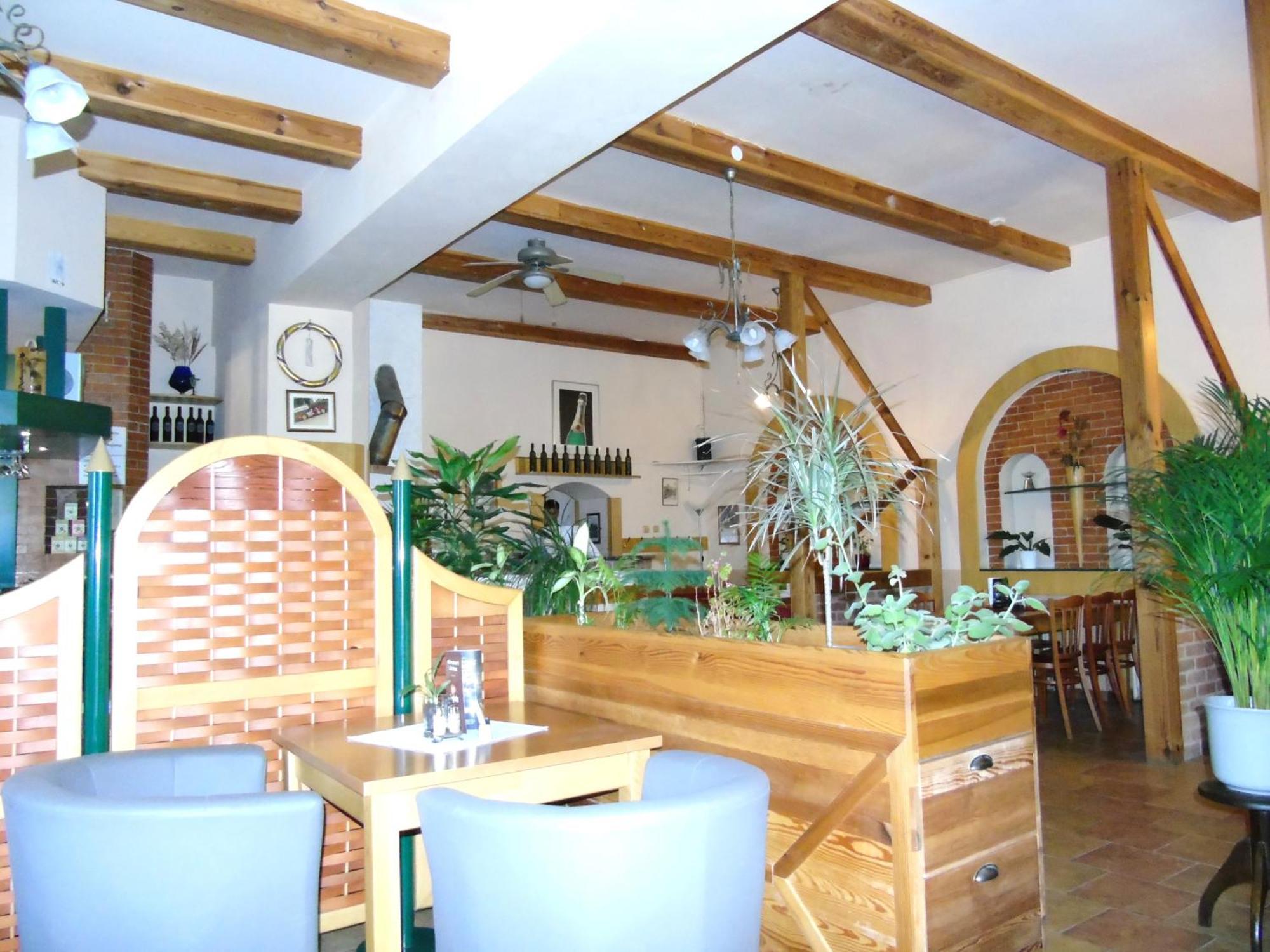 Toris Inn Trinec Exterior photo